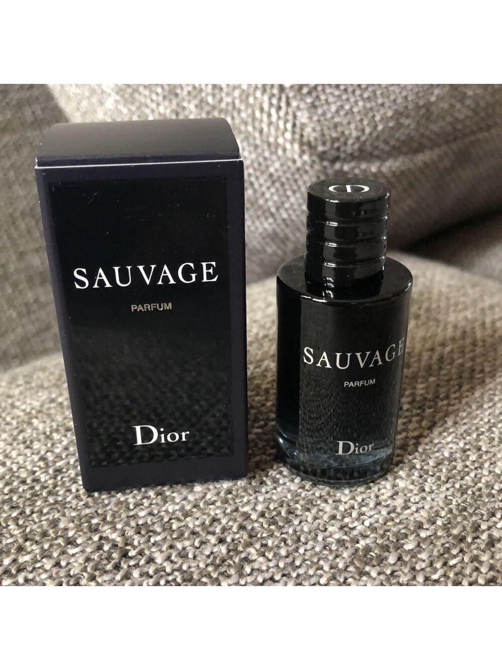 Dior SAUVAGE PARFUM 10 ml 0.34 FL OZ MINIATURE VIP GIFT Paper Box - Picture 4 of 11